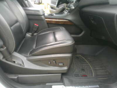 2018 Chevrolet Suburban, $9995. Photo 8