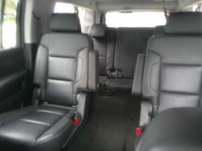 2018 Chevrolet Suburban, $9995. Photo 10