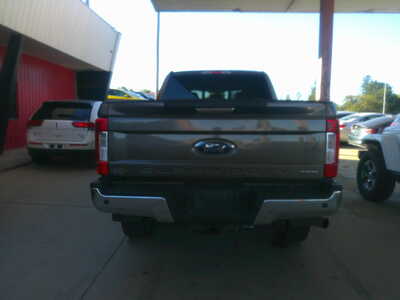 2019 Ford F250 Crew Cab, $31500. Photo 5