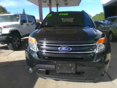 2015 Ford Explorer, $5495. Photo 4