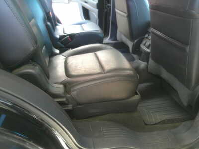2015 Ford Explorer, $5495. Photo 9