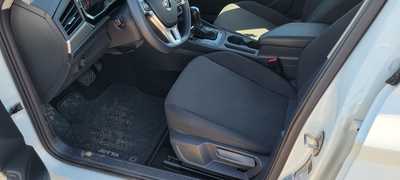 2019 Volkswagen Jetta, $16990. Photo 9