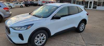 2024 Ford Escape, $25990. Photo 2
