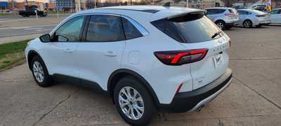 2024 Ford Escape, $25990. Photo 4