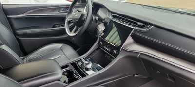 2022 Jeep Grand Cherokee L, $33900. Photo 5