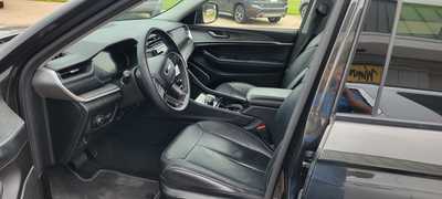 2022 Jeep Grand Cherokee L, $33900. Photo 11