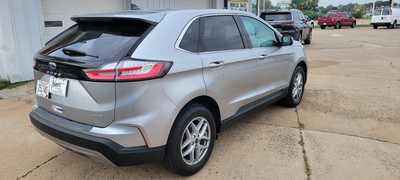 2023 Ford Edge, $24990. Photo 4