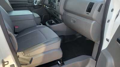 2017 Nissan NV 2500, $18990. Photo 9