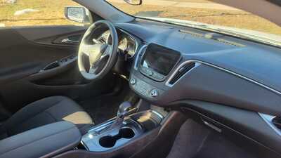 2025 Chevrolet Malibu, $23990. Photo 5