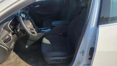 2025 Chevrolet Malibu, $23990. Photo 7