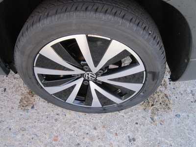 2022 Volkswagen Taos, $18999. Photo 10