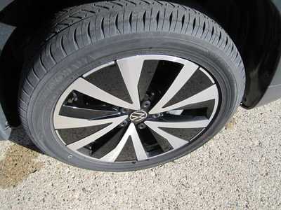 2022 Volkswagen Taos, $18999. Photo 12