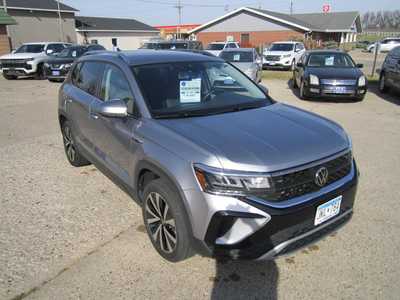 2022 Volkswagen Taos, $18999. Photo 3
