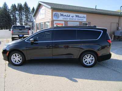 2022 Chrysler Pacifica, $21999. Photo 8