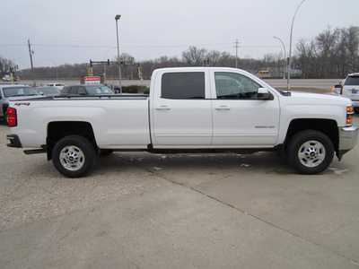 2018 Chevrolet 2500 Crew Cab, $31999. Photo 4