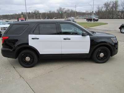 2018 Ford Explorer, $10999. Photo 4