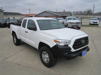 2019 Toyota Tacoma, $19999. Photo 3