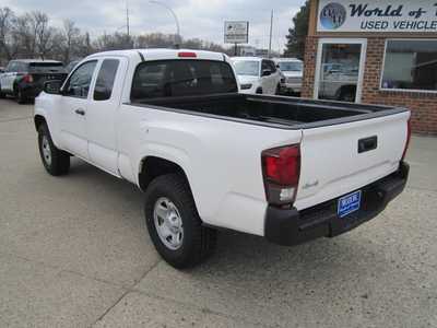 2019 Toyota Tacoma, $19999. Photo 7