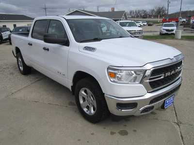 2019 RAM 1500 Crew Cab, $22999. Photo 3