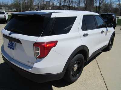 2022 Ford Explorer, $19999. Photo 5