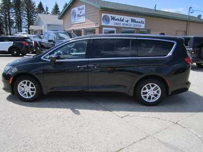 2022 Chrysler Voyager, $19999. Photo 8