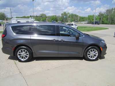 2023 Chrysler Pacifica, $14999. Photo 4