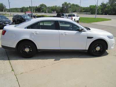 2017 Ford Taurus, $7999. Photo 4