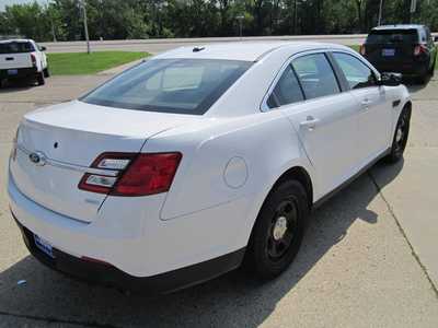 2017 Ford Taurus, $7999. Photo 5