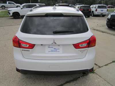 2017 Mitsubishi Outlander, $9999. Photo 6