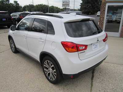 2017 Mitsubishi Outlander, $9999. Photo 7