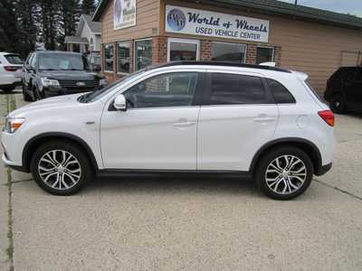 2017 Mitsubishi Outlander, $9999. Photo 8