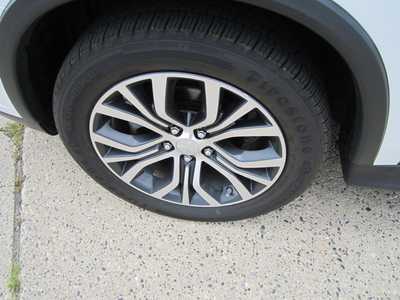 2017 Mitsubishi Outlander, $9999. Photo 9