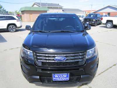 2017 Ford Explorer, $9999. Photo 2