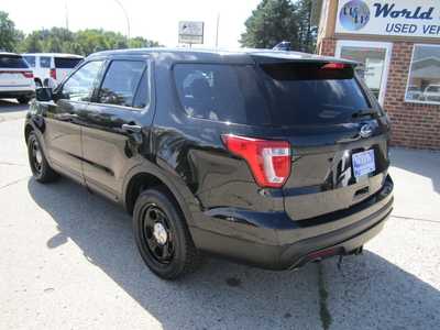 2017 Ford Explorer, $9999. Photo 7