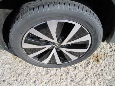 2022 Volkswagen Taos, $17999. Photo 11