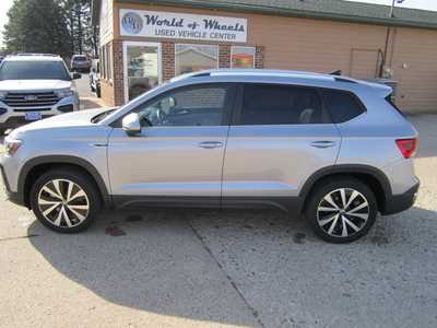 2022 Volkswagen Taos, $17999. Photo 8