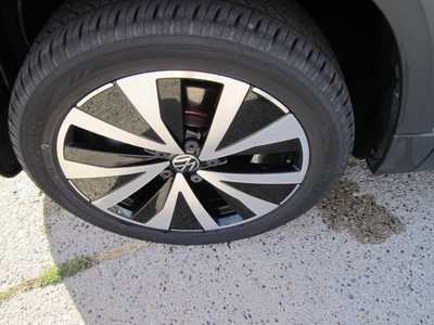 2022 Volkswagen Taos, $17999. Photo 9