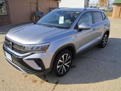 2022 Volkswagen Taos, $17999. Photo 1