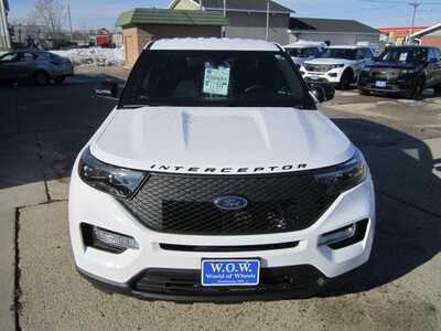 2021 Ford Explorer, $13999. Photo 2