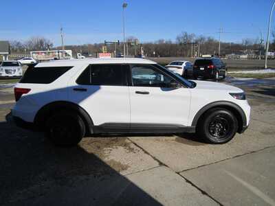 2021 Ford Explorer, $13999. Photo 4