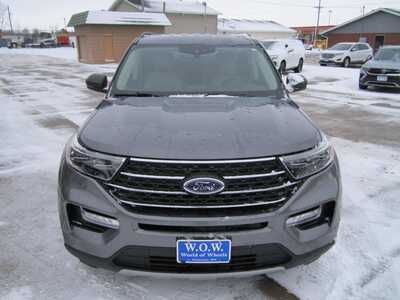 2022 Ford Explorer, $19999. Photo 2