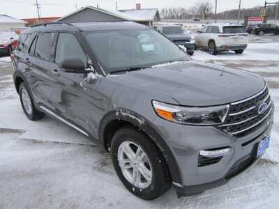 2022 Ford Explorer, $19999. Photo 3