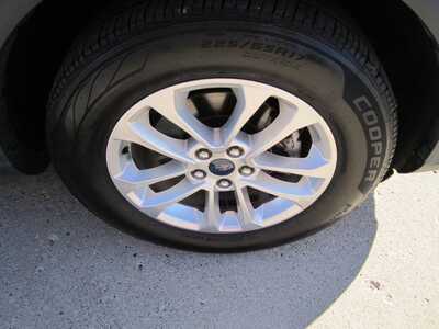 2022 Ford Escape, $14999. Photo 12