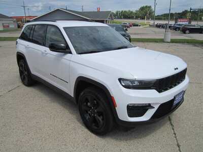2023 Jeep Grand Cherokee, $28999. Photo 3