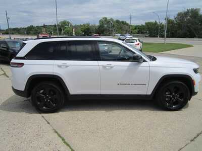 2023 Jeep Grand Cherokee, $28999. Photo 4