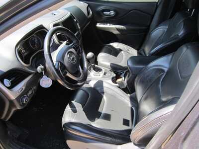 2018 Jeep Cherokee, $12999. Photo 3