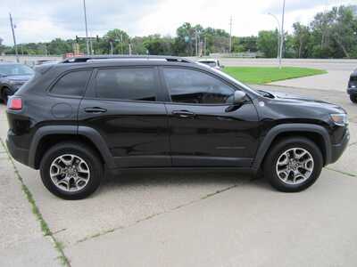 2021 Jeep Cherokee, $17999. Photo 4