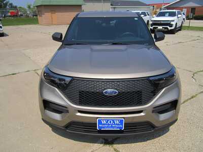 2021 Ford Explorer, $13999. Photo 2