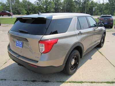 2021 Ford Explorer, $13999. Photo 5