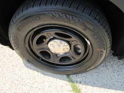 2021 Ford Explorer, $13999. Photo 9